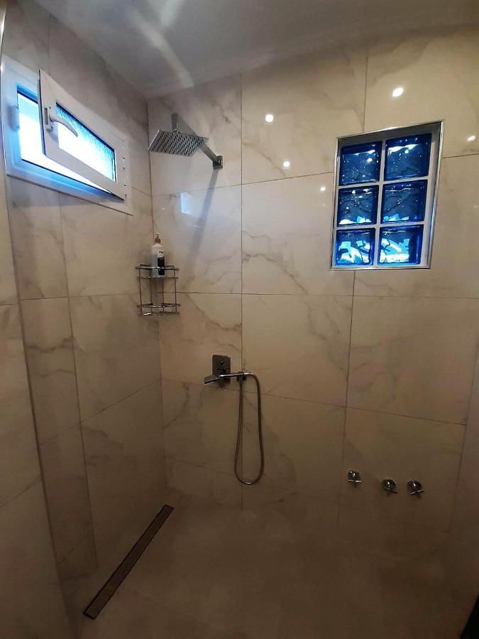 Ourania Apartment Аспровальта Экстерьер фото